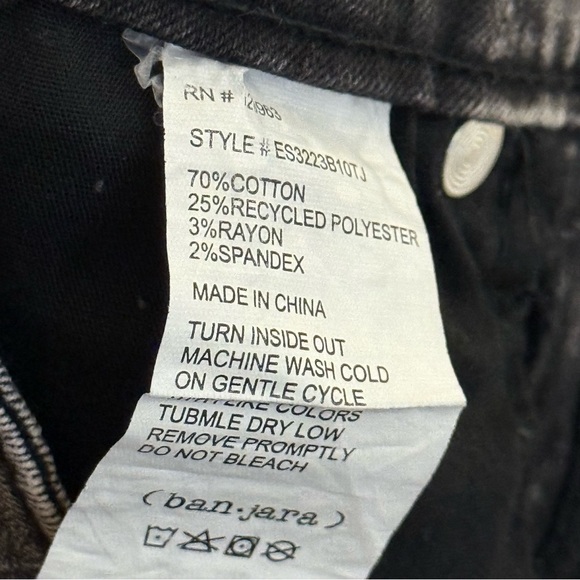 Black Jean Shorts with Distressed Raw-Edge Hem NWT - Picture 6 of 6